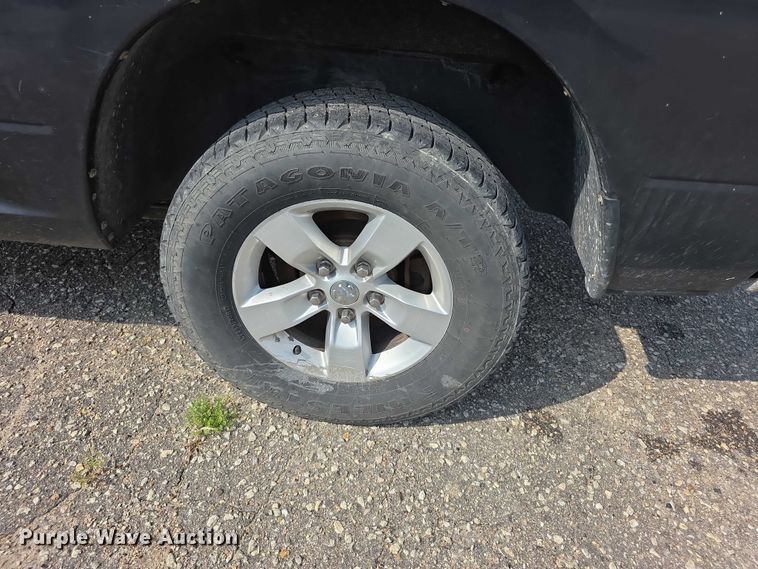 image for item FH6074 2017 Dodge Ram 1500 Ext. Cab pickup truck