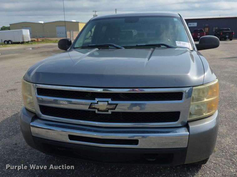 image for item FH6077 2009 Chevrolet Silverado 1500 Crew Cab pickup truck