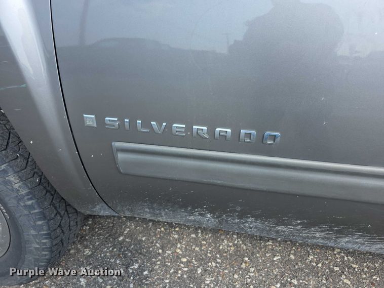 image for item FH6077 2009 Chevrolet Silverado 1500 Crew Cab pickup truck