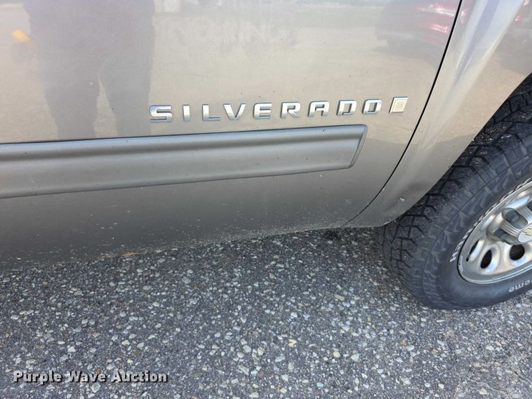 image for item FH6077 2009 Chevrolet Silverado 1500 Crew Cab pickup truck
