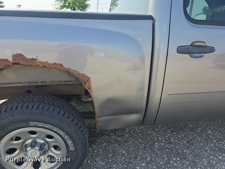 image for item FH6077 2009 Chevrolet Silverado 1500 Crew Cab pickup truck