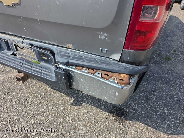 image for item FH6077 2009 Chevrolet Silverado 1500 Crew Cab pickup truck