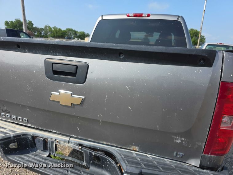 image for item FH6077 2009 Chevrolet Silverado 1500 Crew Cab pickup truck