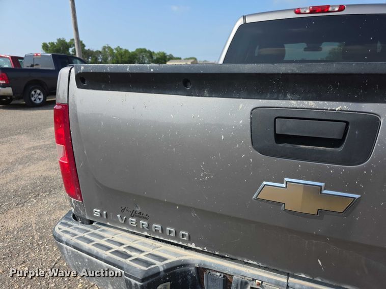 image for item FH6077 2009 Chevrolet Silverado 1500 Crew Cab pickup truck
