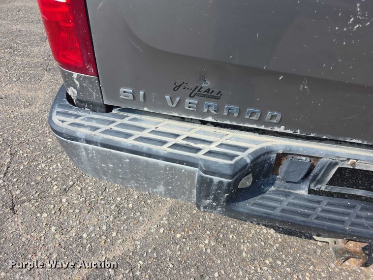 image for item FH6077 2009 Chevrolet Silverado 1500 Crew Cab pickup truck