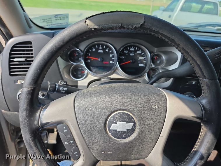 image for item FH6077 2009 Chevrolet Silverado 1500 Crew Cab pickup truck