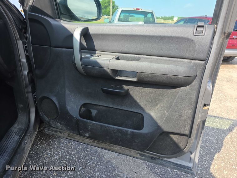 image for item FH6077 2009 Chevrolet Silverado 1500 Crew Cab pickup truck
