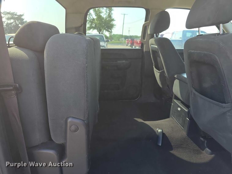 image for item FH6077 2009 Chevrolet Silverado 1500 Crew Cab pickup truck
