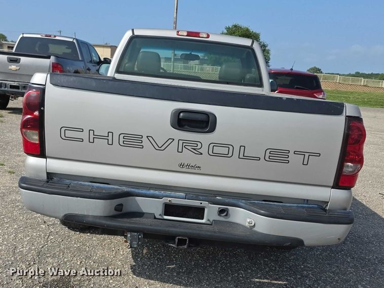 image for item FH6078 2005 Chevrolet Silverado 1500 pickup truck