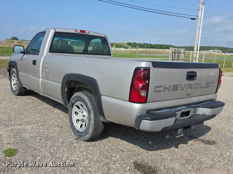 image for item FH6078 2005 Chevrolet Silverado 1500 pickup truck