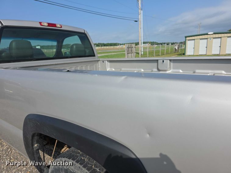 image for item FH6078 2005 Chevrolet Silverado 1500 pickup truck