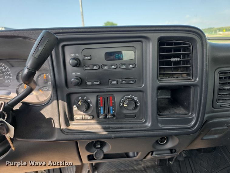 image for item FH6078 2005 Chevrolet Silverado 1500 pickup truck