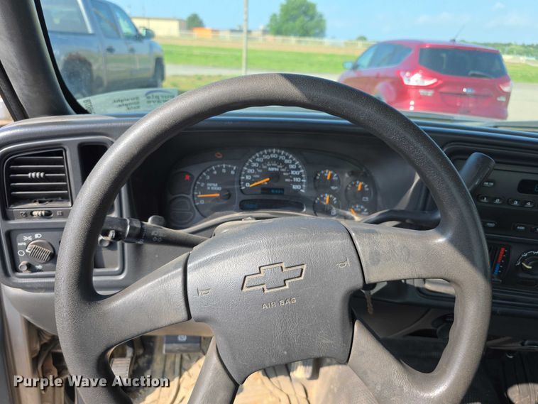 image for item FH6078 2005 Chevrolet Silverado 1500 pickup truck