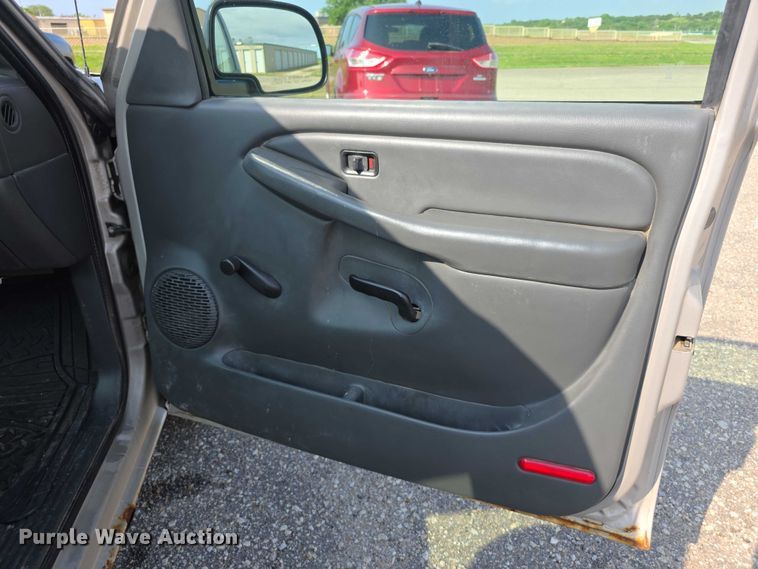 image for item FH6078 2005 Chevrolet Silverado 1500 pickup truck