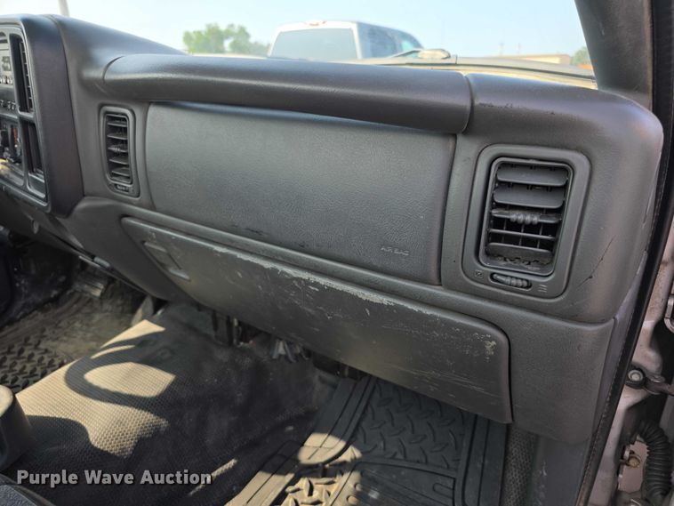 image for item FH6078 2005 Chevrolet Silverado 1500 pickup truck
