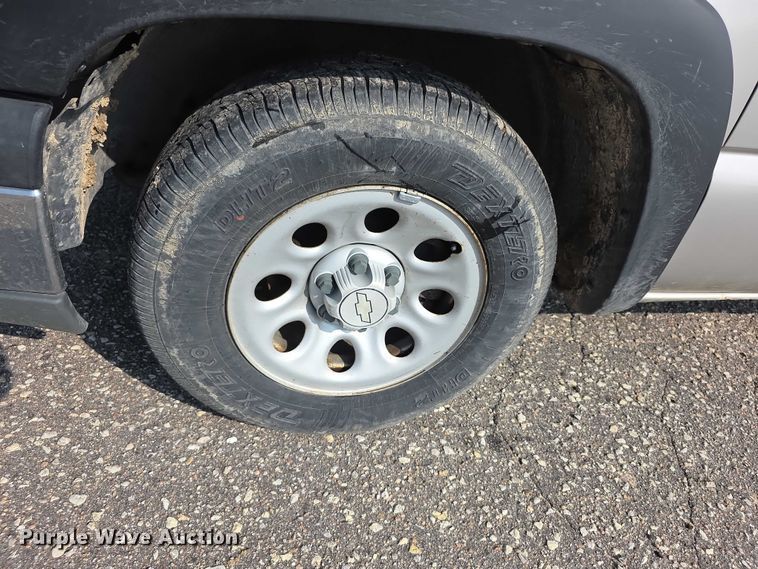 image for item FH6078 2005 Chevrolet Silverado 1500 pickup truck
