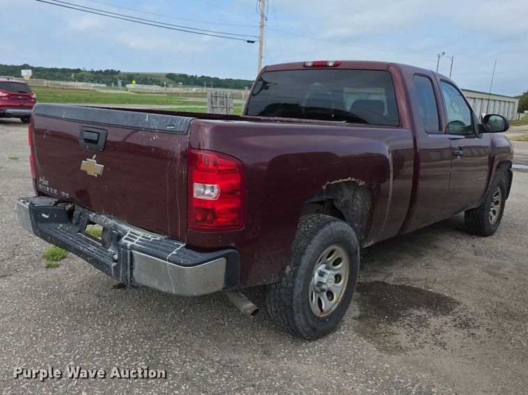 image for item FH6080 2007 Chevrolet Silverado 1500 Ext. Cab pickup truck