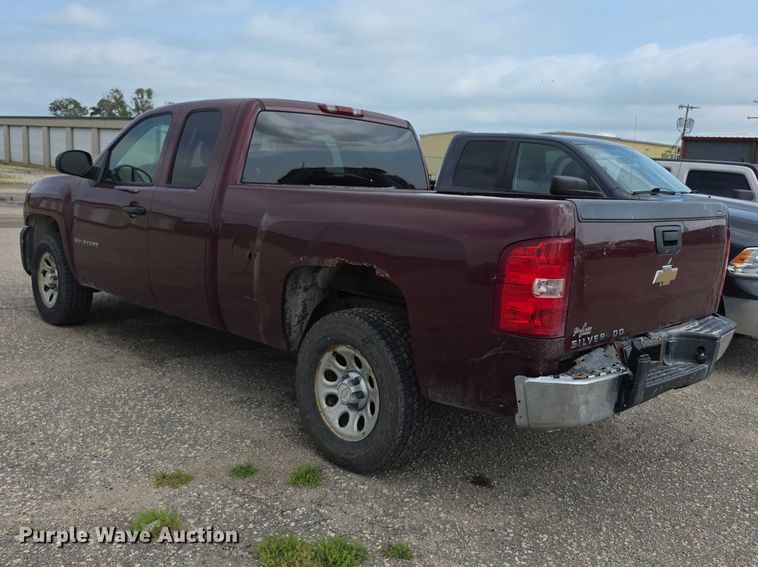 image for item FH6080 2007 Chevrolet Silverado 1500 Ext. Cab pickup truck