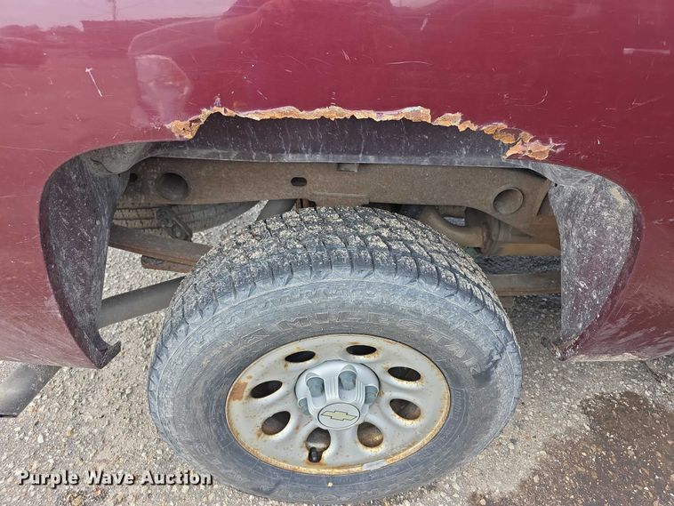 image for item FH6080 2007 Chevrolet Silverado 1500 Ext. Cab pickup truck