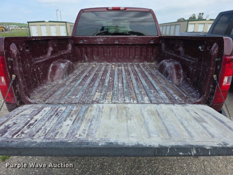 image for item FH6080 2007 Chevrolet Silverado 1500 Ext. Cab pickup truck