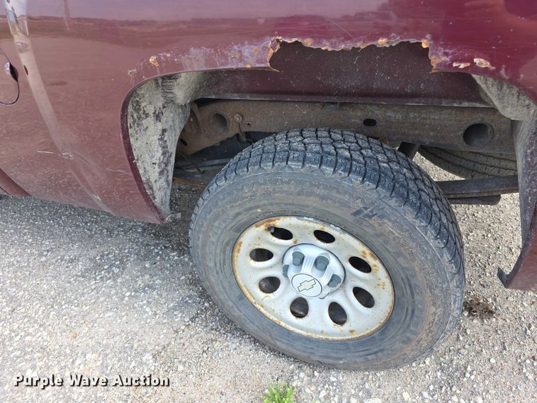 image for item FH6080 2007 Chevrolet Silverado 1500 Ext. Cab pickup truck