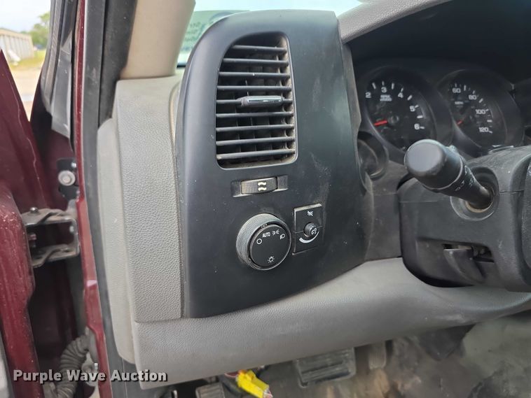 image for item FH6080 2007 Chevrolet Silverado 1500 Ext. Cab pickup truck