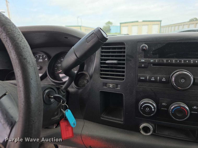 image for item FH6080 2007 Chevrolet Silverado 1500 Ext. Cab pickup truck