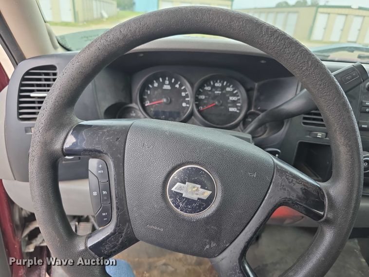 image for item FH6080 2007 Chevrolet Silverado 1500 Ext. Cab pickup truck