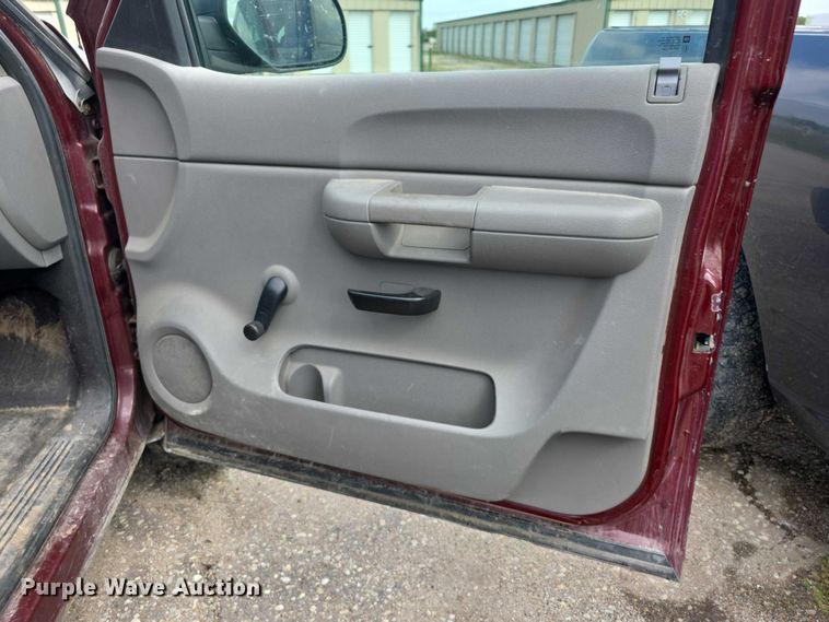 image for item FH6080 2007 Chevrolet Silverado 1500 Ext. Cab pickup truck