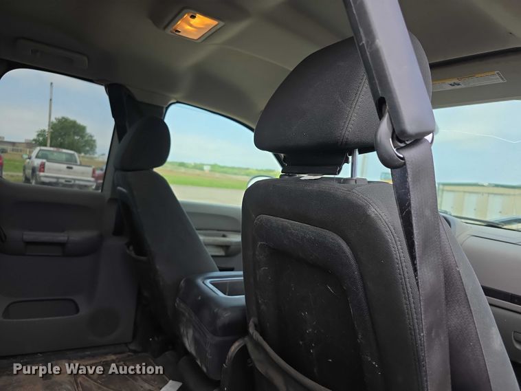 image for item FH6080 2007 Chevrolet Silverado 1500 Ext. Cab pickup truck