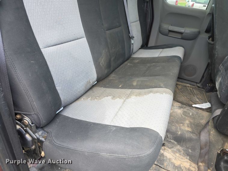 image for item FH6080 2007 Chevrolet Silverado 1500 Ext. Cab pickup truck