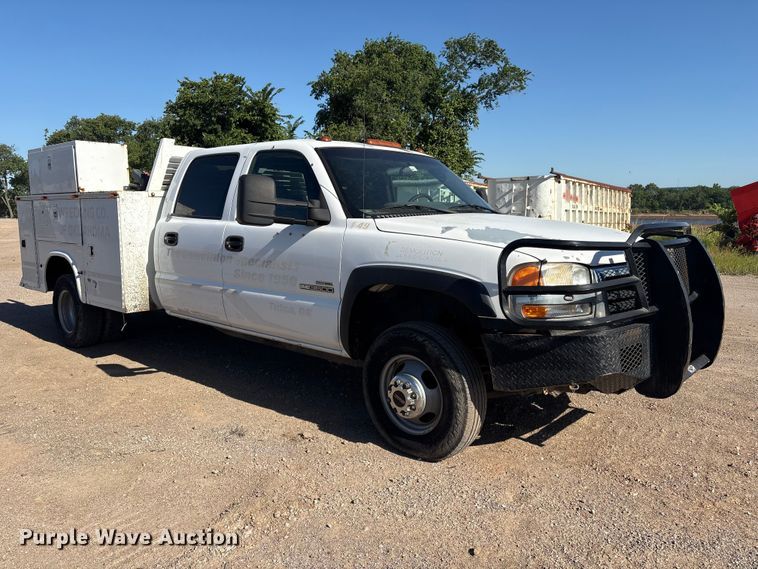 image for item FI0170 2007 GMC 3500 Crew Cab utility bed pickup truck