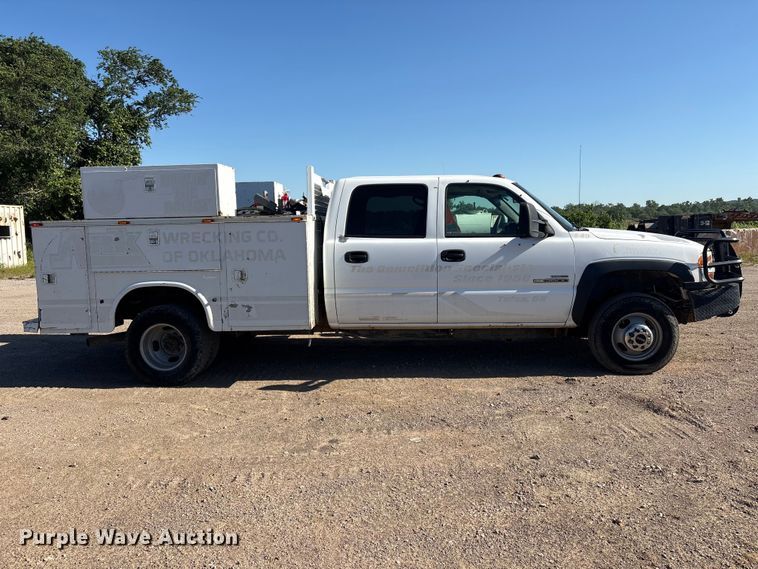 image for item FI0170 2007 GMC 3500 Crew Cab utility bed pickup truck
