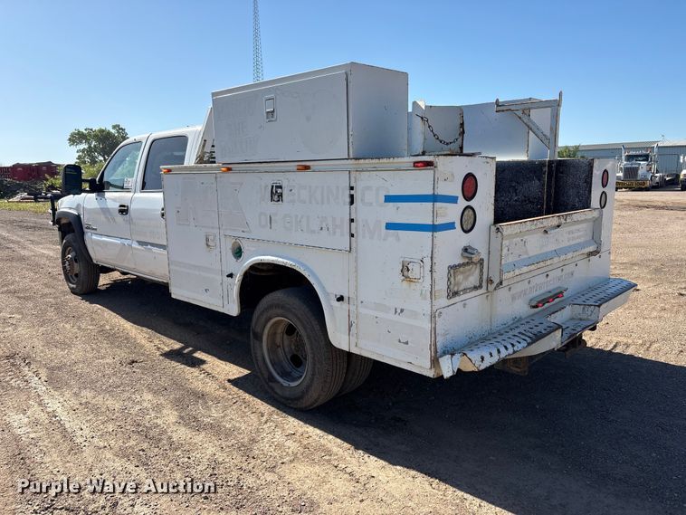 image for item FI0170 2007 GMC 3500 Crew Cab utility bed pickup truck