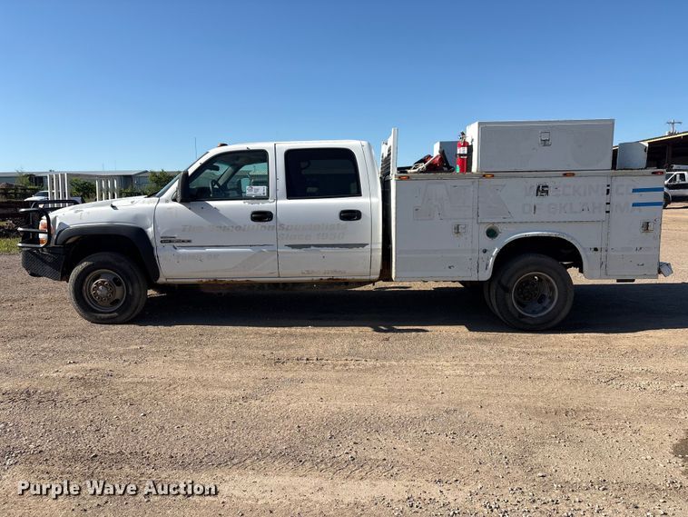image for item FI0170 2007 GMC 3500 Crew Cab utility bed pickup truck