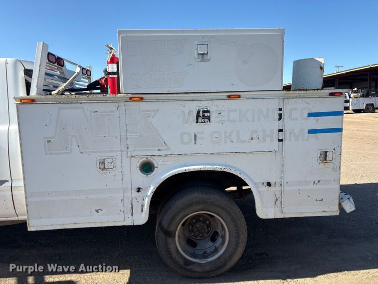 image for item FI0170 2007 GMC 3500 Crew Cab utility bed pickup truck