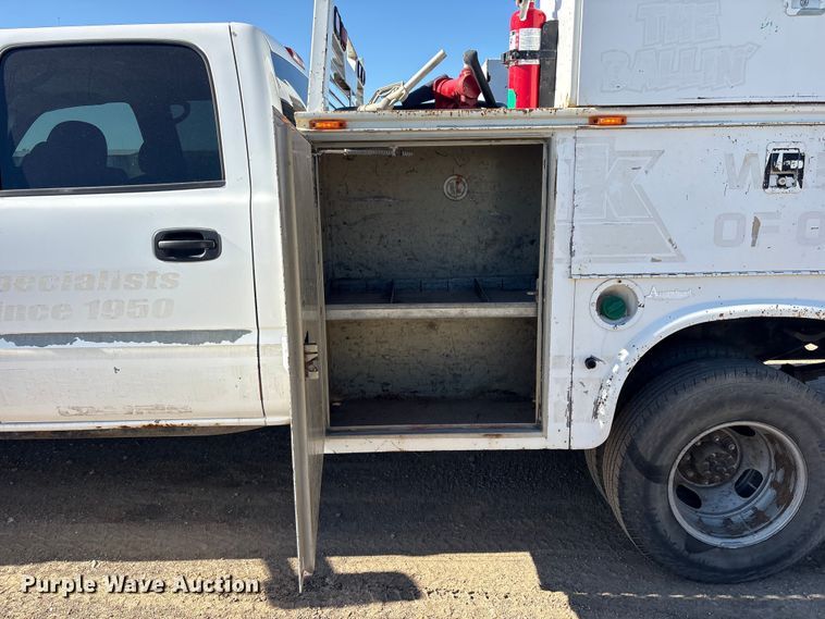 image for item FI0170 2007 GMC 3500 Crew Cab utility bed pickup truck