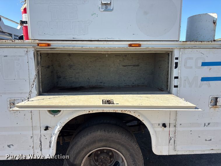 image for item FI0170 2007 GMC 3500 Crew Cab utility bed pickup truck
