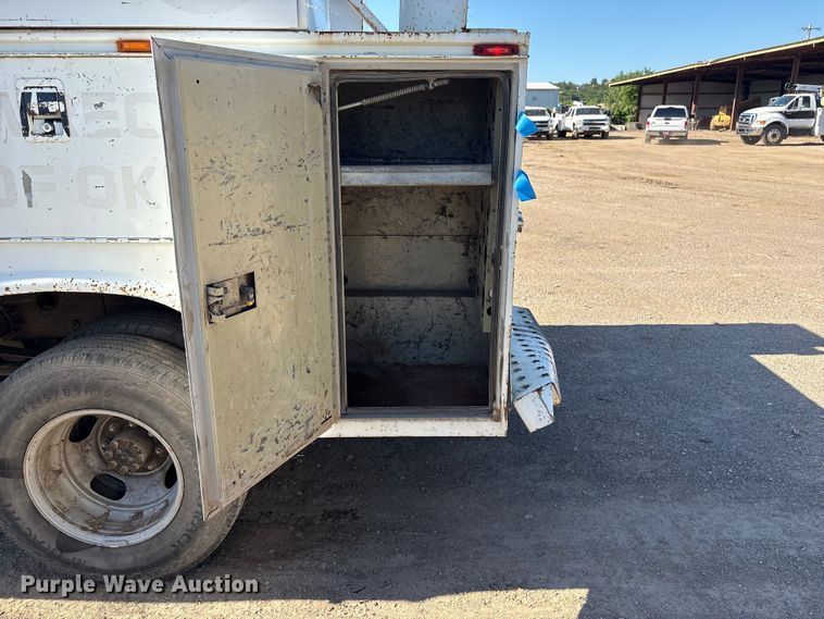 image for item FI0170 2007 GMC 3500 Crew Cab utility bed pickup truck