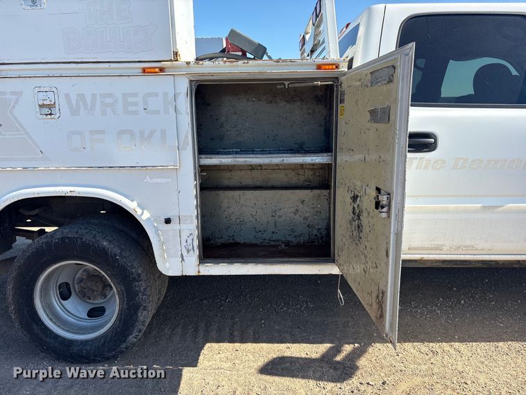 image for item FI0170 2007 GMC 3500 Crew Cab utility bed pickup truck