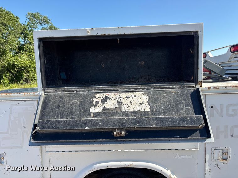 image for item FI0170 2007 GMC 3500 Crew Cab utility bed pickup truck