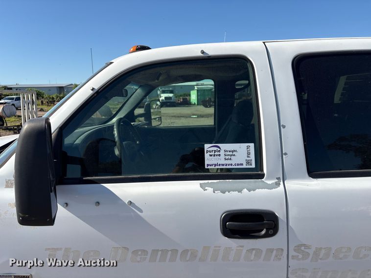 image for item FI0170 2007 GMC 3500 Crew Cab utility bed pickup truck