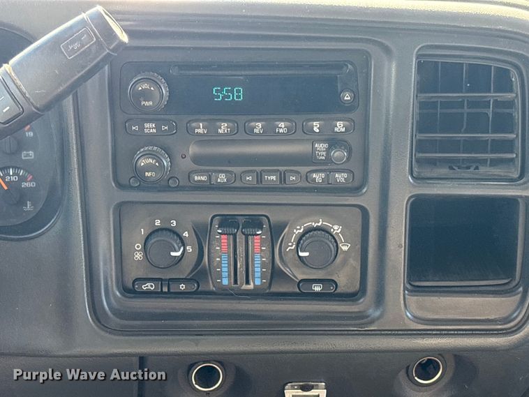 image for item FI0170 2007 GMC 3500 Crew Cab utility bed pickup truck