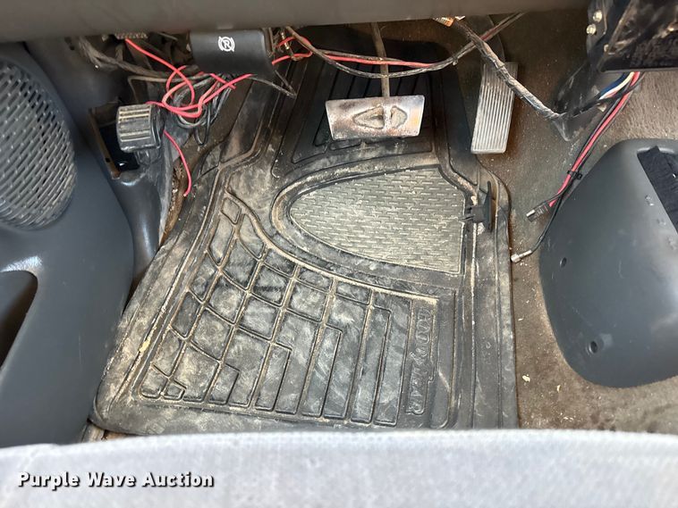 image for item FI0170 2007 GMC 3500 Crew Cab utility bed pickup truck