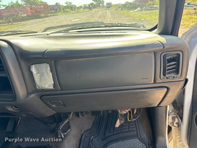 image for item FI0170 2007 GMC 3500 Crew Cab utility bed pickup truck