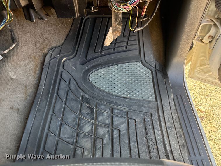 image for item FI0170 2007 GMC 3500 Crew Cab utility bed pickup truck