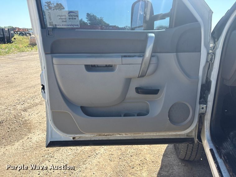 image for item FI0171 2012 Chevrolet Silverado 3500HD Crew Cab utility bed pickup truck