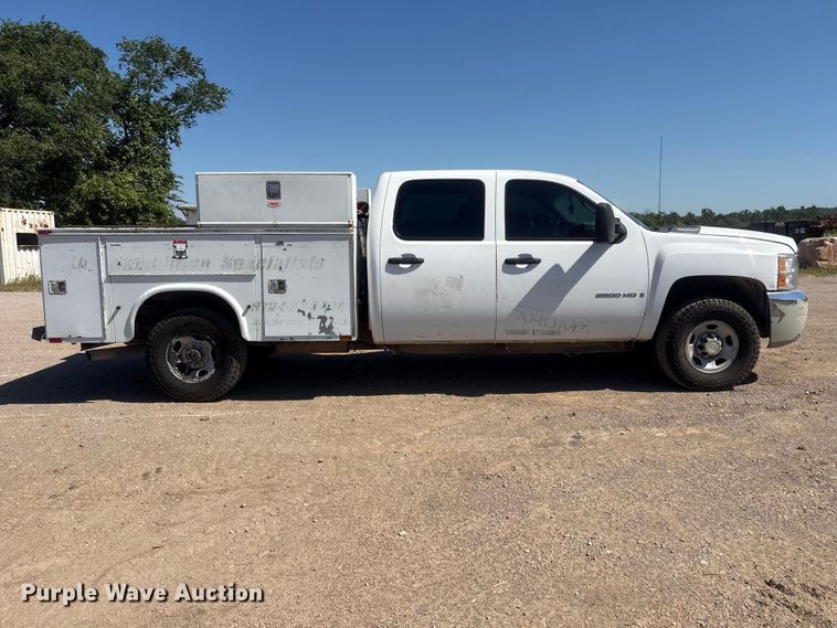 image for item FI0172 2009 Chevrolet Silverado 2500 HD Crew Cab utility bed pickup truck
