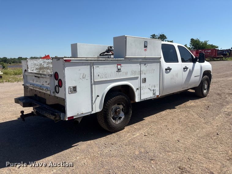 image for item FI0172 2009 Chevrolet Silverado 2500 HD Crew Cab utility bed pickup truck
