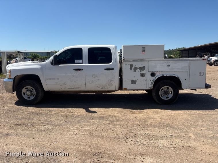 image for item FI0172 2009 Chevrolet Silverado 2500 HD Crew Cab utility bed pickup truck